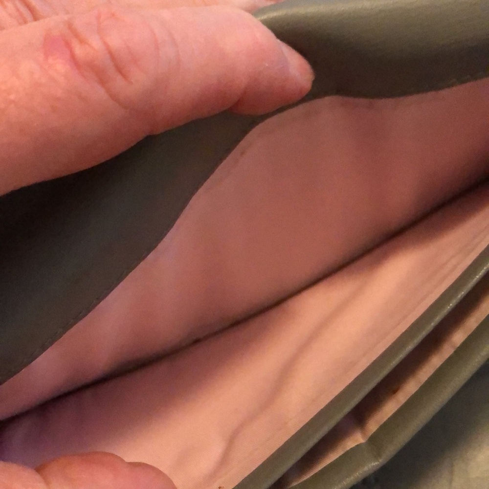 Coach Soho Pleated Leather Trifold Gray Wallet - Picture 8 of 10